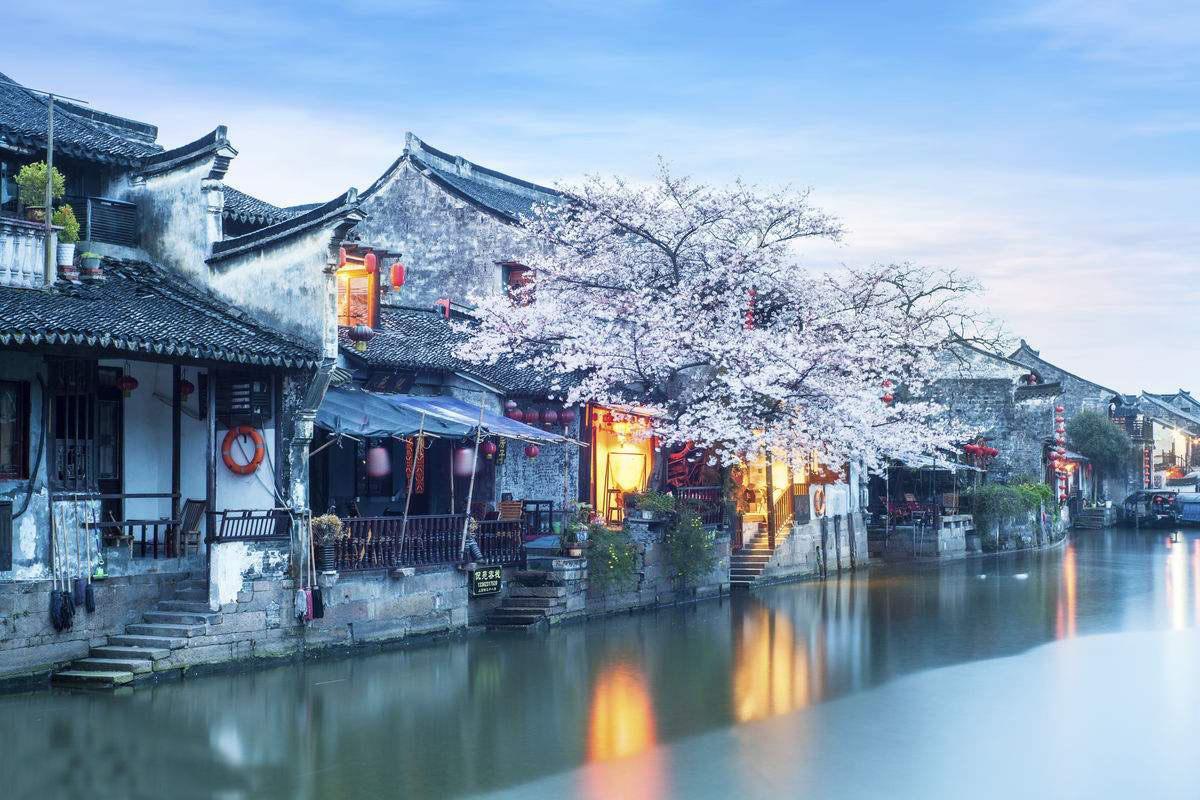 救援男孩毕业生